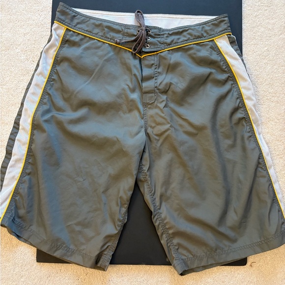 Body Glove Gray Swim Shorts size XL 36Board Shorts Swim Trunks no lining - Picture 1 of 11